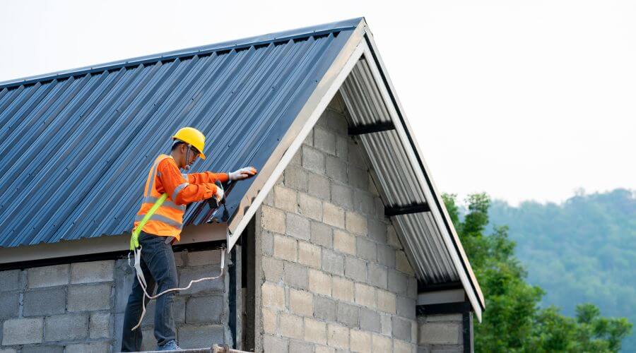 Expert Emergency Roof Repairs services in Powhattan, KS